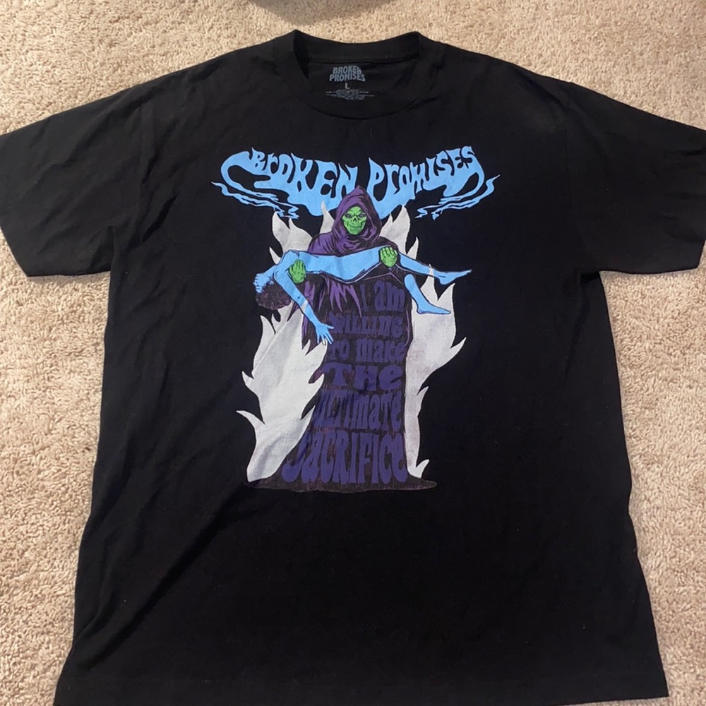Broken promises T-shirt 🦴